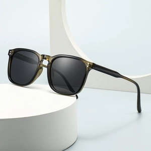 Polarized Sunglasses Retro Square PC Frame UV400 Protection Eyewear With Metal Rivets For Men Women Outdoor Classic