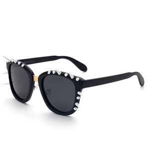 Cool punk square sunglasses with white spikes and golden metal bridge for men and women
