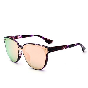 Lunettes de soleil polarisées TR avec monture marbrée violette et pont doré chic