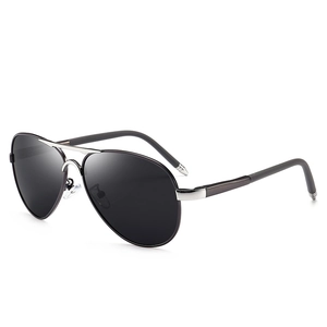 Classic silver metal aviator sunglasses with black gradient lenses for men