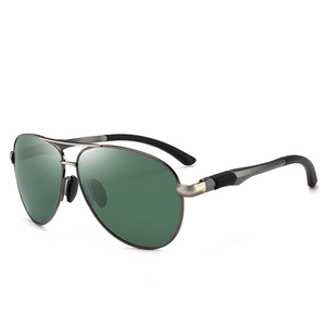 Occhiali da sole classici aviator polarizzati con montatura in metallo grigio per guida