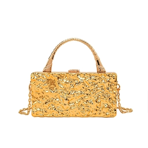 Bolso de noche dorado de acrílico con textura de grietas de hielo y cadena larga