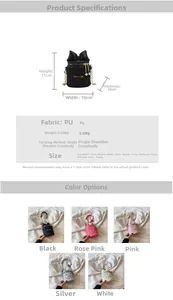 Détail du mini sac cylindre avec hauteur de 11cm, largeur 10cm et texture matelassée