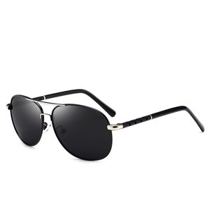 Classic aviator polarized sunglasses with silver metal frame and black lenses
