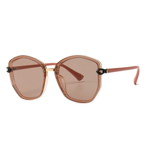 Classic large geometric TR90 sunglasses for women with amber frames and gradient lenses