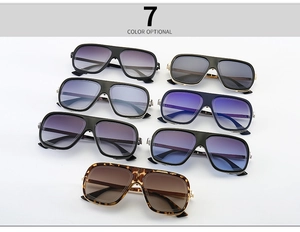 Collezione dettagliata di occhiali da sole aviator vintage oversize in sette colori assortiti