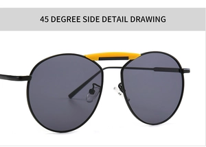 Vue latérale à 45 degrés de lunettes aviateur noires avec détail de pont jaune unique