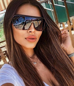 Fashionable oversized square sunglasses for men and women during beach outdoor travel
