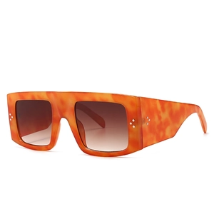 Classic oversized square sunglasses in tortoise frame with brown gradient lenses