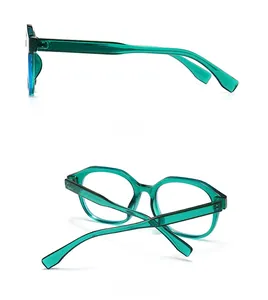 Detailansicht der Retro-Sonnenbrille mit quadratischem Rahmen in transparentem Grün