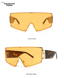 Vues de face et à 45 degrés de lunettes de soleil jaunes avec branches léopard et rivets