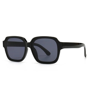 Classic black square oversized sunglasses with dark lenses for women street fashion