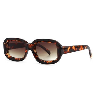 Retro tortoise shell square sunglasses with dark brown gradient lenses and thick frame