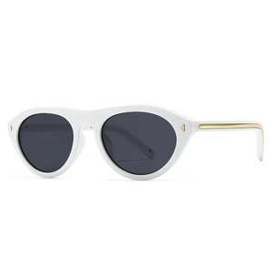 Lunettes de soleil œil-de-chat rétro avec monture blanche et rivets dorés