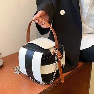 Women Woven PU Leather Cube Handbag Color Blocking Geometric Box Crossbody Bag With Silver Chain Fashion Streetwear
