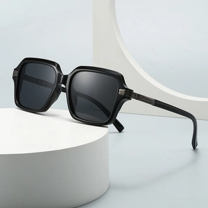 Retro Square Large Frame Sunglasses UV400 Protection Plastic Frame With Metal Hinges Fashion Eyewear For Women Men