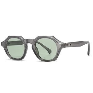 Lunettes de soleil carrées géométriques grises avec verres vert clair et rivet décoratif