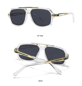 Vues détaillées de lunettes de soleil rétro avec pont en métal doré et monture transparente