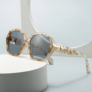 Oversized Polygonal Sunglasses Retro INS Style UV400 PC Frame Metal Accent Gradient Resin Lenses Trendy Fashion Eyewear
