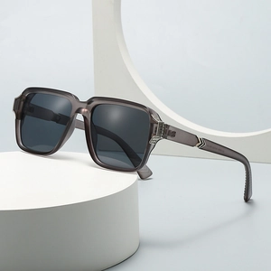 Square Sunglasses Vintage Large Frame UV400 Protection PC Lens Retro Fashion Eyewear For Men And Women