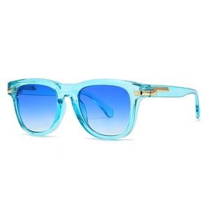 Moderne Retro Quadratische Sonnenbrille mit blauem Rahmen und Verlaufsgläsern