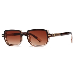 Retro Quadratische Sonnenbrille in Braun Transparent mit Verlaufsgläsern und Goldverzierung