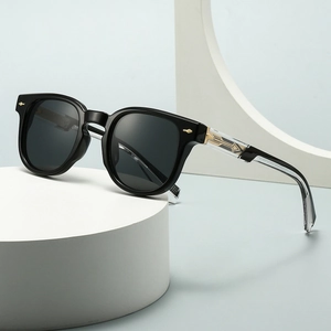 Retro Square Sunglasses With Arrow Metal Rivets UV400 Protection PC Frame Resin Lens For Street Photography Unisex