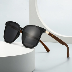 Fashion Polarized Sunglasses UV400 Protection Cat Eye Plastic Frame Wood Grain Temples Vintage Outdoor Eyewear Unisex