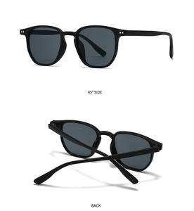 Détail de lunettes de soleil noir mat montrant l'angle de 45 degrés et le dos plié
