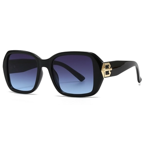 Square oversized sunglasses with black frame, gradient lenses and gold B logo detail