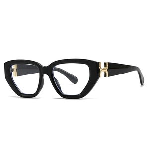 Chic square cat-eye black acetate sunglasses with golden H-metal temple decor