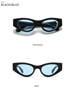 Lunettes de soleil carrées avec monture noire épaisse et verres bleu clair sous deux angles