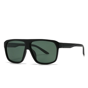 Moderne quadratische Polarisations-Sonnenbrille in Mattschwarz mit dunkelgrünen Gläsern