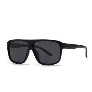 Mattschwarze quadratische Polarisierte Sonnenbrille für Herren in modernem Design