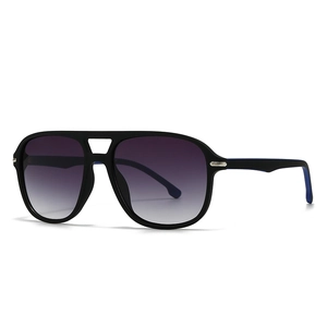 Retro Pilotenbrille mit schwarzem Rahmen, lila Verlaufsgläsern und blauem Innenbügel
