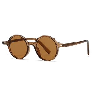 Lunettes de soleil rétro à monture polygonale marron avec verres teintés vue à 45 degrés