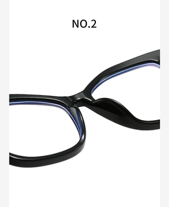 Detailed close-up of integrated nose pads and frame bridge on black anti-blue light glasses