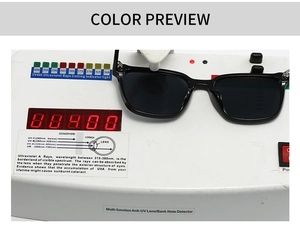 Test de protection UV400 pour lunettes de soleil rétro noires sur détecteur UV