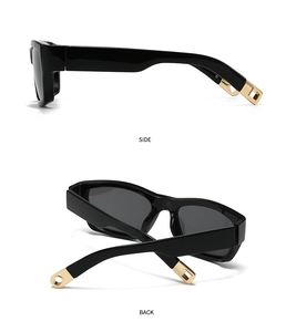 Vue détaillée latérale et arrière de lunettes de soleil carrées avec détails en métal
