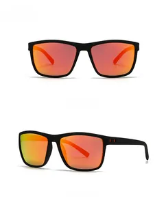 Vues de face et de côté à 45 degrés de lunettes de soleil de sport noir mat à verres rouges