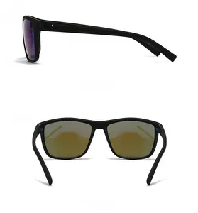 Vue détaillée latérale et arrière de lunettes de soleil de sport à verres polarisés violets