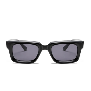 Klassische schwarze eckige Sonnenbrille mit dickem Rahmen und grauen Gläsern für Damen und Herren
