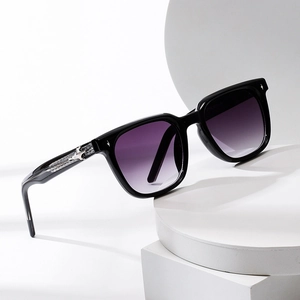 Square Sunglasses UV400 Protection Plastic Frame Metal Cross Star Decoration Retro Fashion Eyewear For Men Women