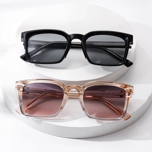 Lunettes de soleil carrées oversize classiques noires et couleur champagne