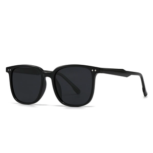 Lunettes de soleil polarisées carrées noires classiques avec rivets argentés pour tous