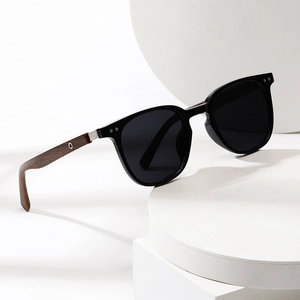 Retro Square Polarized Sunglasses With Wood Grain Temples UV Protection Unisex Fashion Outdoor Eyewear
