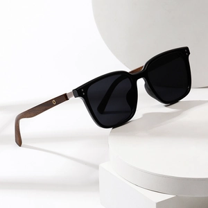 Square Polarized Sunglasses Large Frame Wood Grain Temples UV400 Protection For Men Women Outdoor Fashion Retro