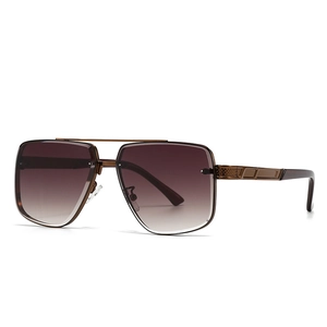 Lunettes de soleil carrées rétro oversize avec verres dégradés marron et double pont en métal