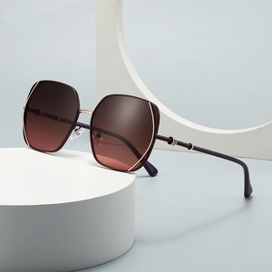 Women Oversized Square Sunglasses Metal Frame PC Gradient Lens UV400 Protection Retro Modern Style Outdoor Eyewear
