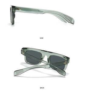 Vues détaillées de profil et de dos de lunettes carrées vert olive avec décor croix dorée